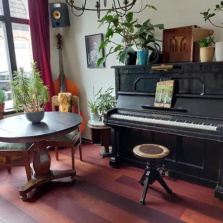 Onthaast & Geniet Apartment *